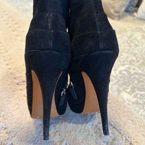 GUCCI Suede Fringe Trim Ankle Boots Size: 8 | IT 38 - Picture 6 of 8